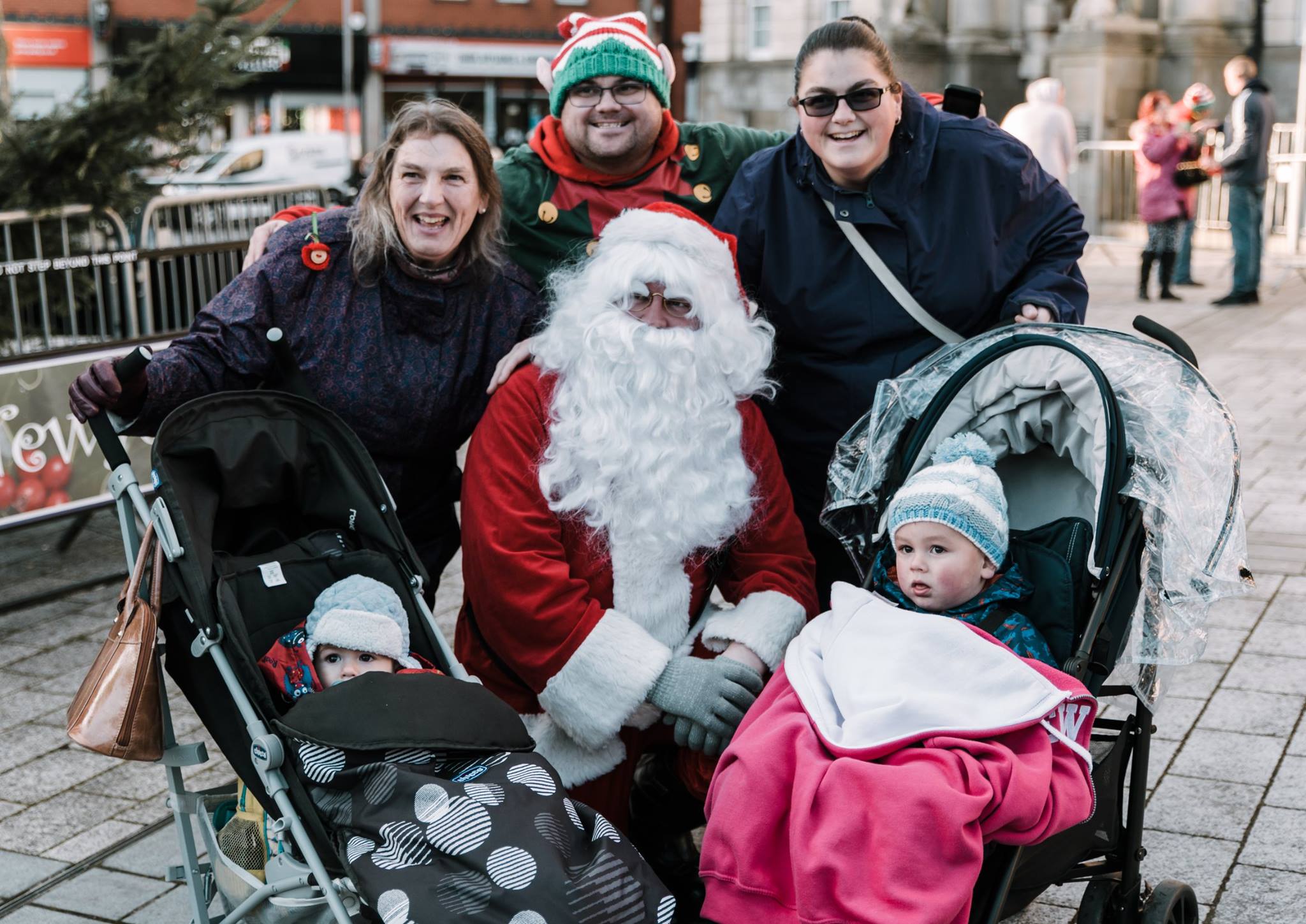 People to have fun with Santa Claus.