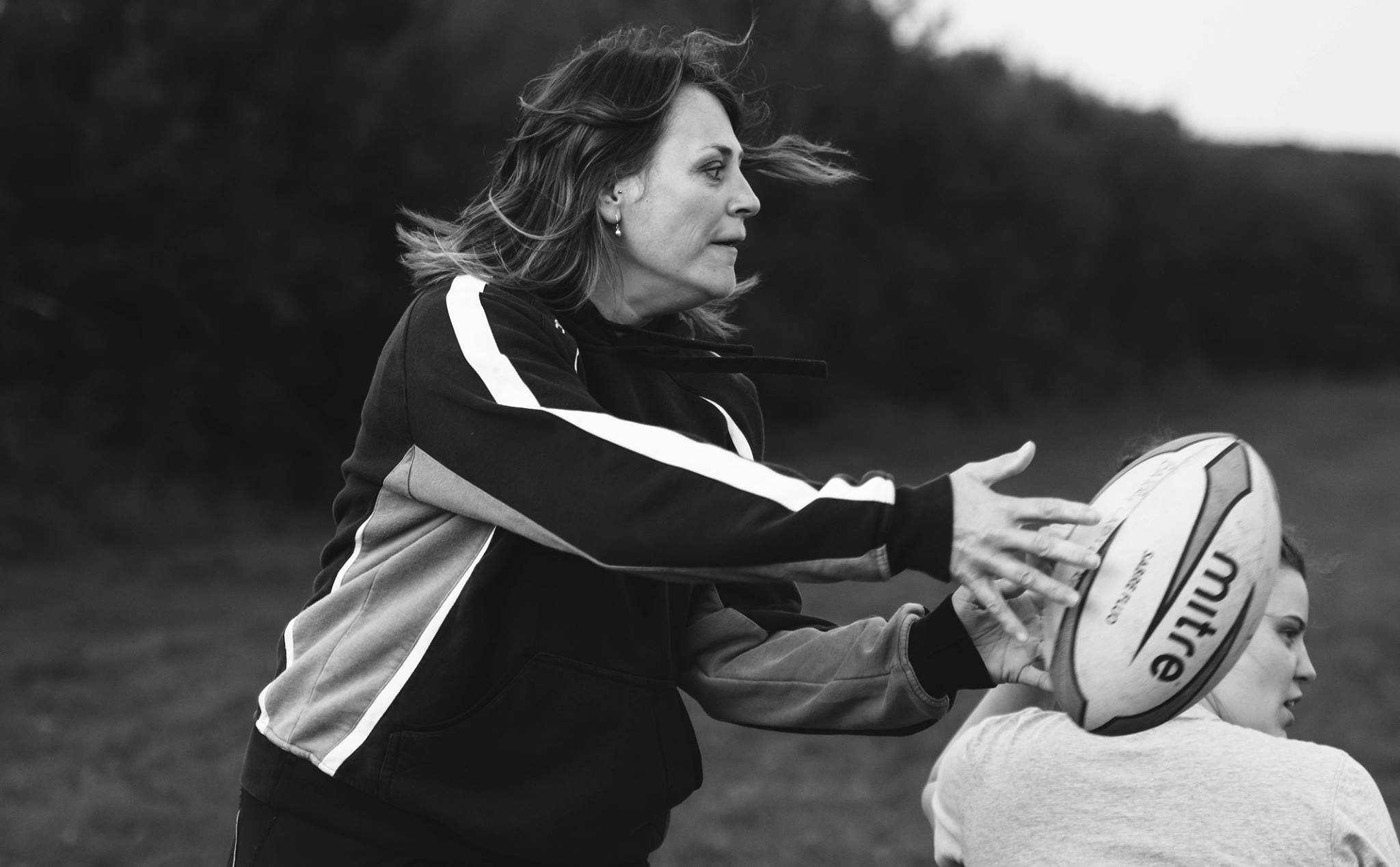 kevin moore photographer captures team members of the barry ladies rfc catch ball