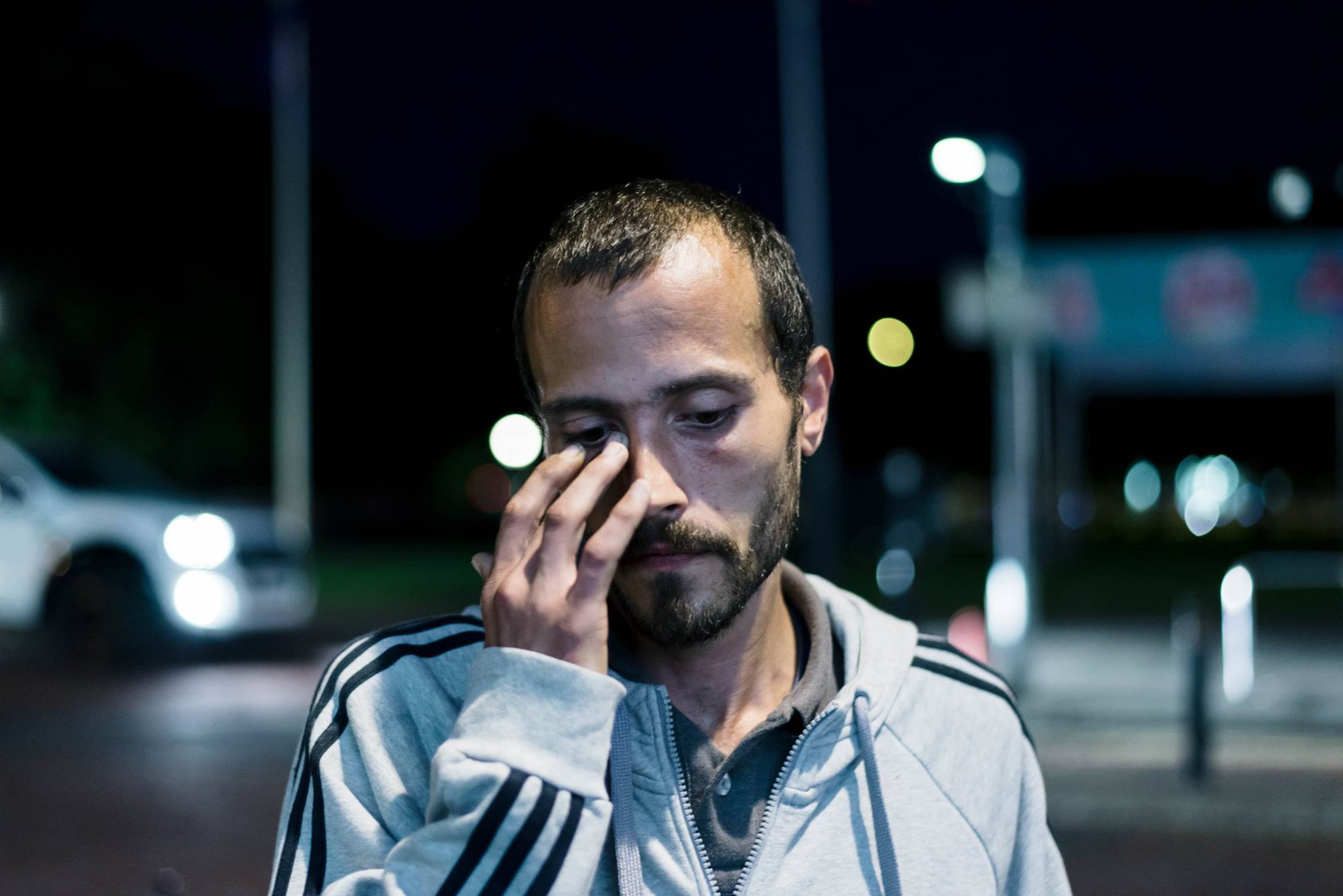 kevin moore photographer captures a homeless person being helped by bette sims